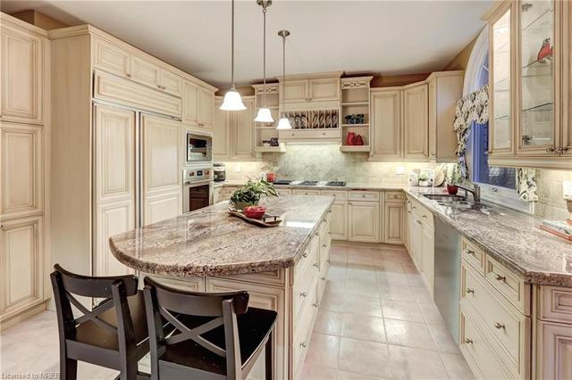 1301 Lindburgh Court, House detached with 7 bedrooms, 4 bathrooms and 8 parking in Mississauga ON | Image 4
