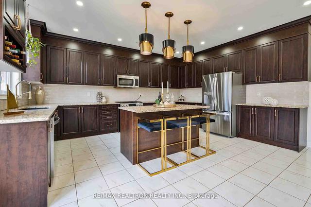 16 Prunella Cres, House detached with 4 bedrooms, 4 bathrooms and 5 parking in East Gwillimbury ON | Image 14