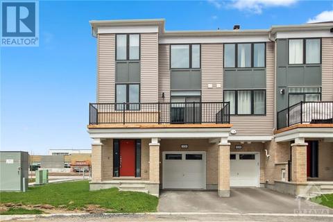 326 Parallax Private, House attached with 4 bedrooms, 2 bathrooms and 2 parking in Ottawa ON | Card Image