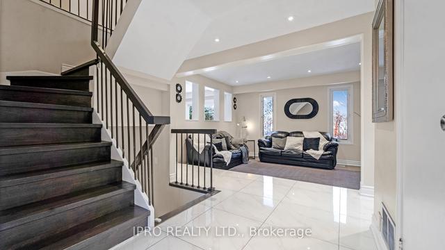 2545 Folkway Dr, House detached with 4 bedrooms, 4 bathrooms and 6 parking in Mississauga ON | Image 5