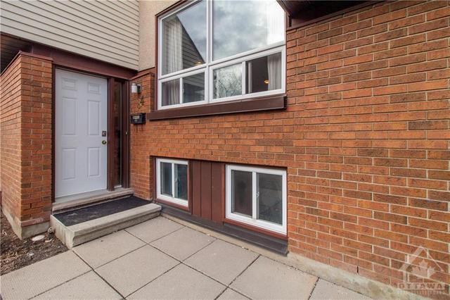 84 Renova Private, Townhouse with 3 bedrooms, 2 bathrooms and 1 parking in Ottawa ON | Image 3