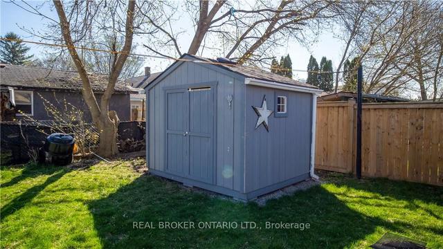 1245 Trafalgar St, House detached with 2 bedrooms, 2 bathrooms and 3 parking in London ON | Image 24