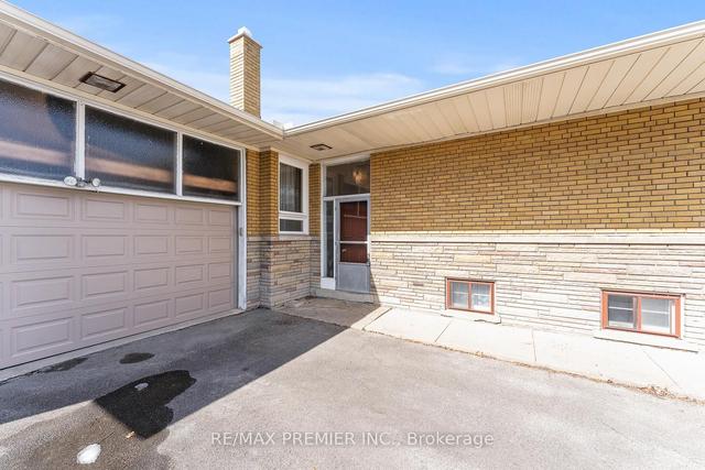 41 Allonsius Dr, House detached with 3 bedrooms, 2 bathrooms and 6 parking in Toronto ON | Image 23
