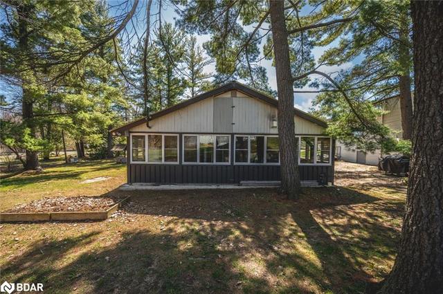 2512 Honey Harbour Road, House detached with 3 bedrooms, 1 bathrooms and 16 parking in Georgian Bay ON | Image 9