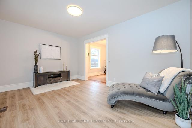42 Alma St S, House detached with 3 bedrooms, 3 bathrooms and 4 parking in Guelph ON | Image 36