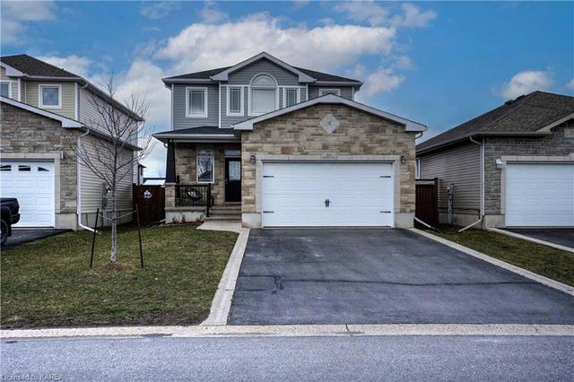 203 Kildare Avenue, House detached with 4 bedrooms, 3 bathrooms and 4 parking in Loyalist ON | Image 1