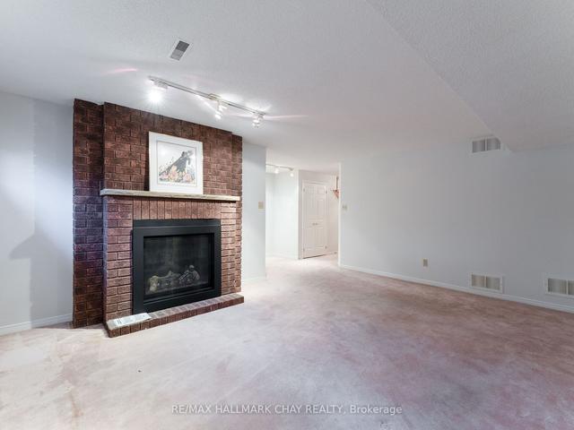9 Briarwood Dr, Condo with 2 bedrooms, 4 bathrooms and 3 parking in New Tecumseth ON | Image 21