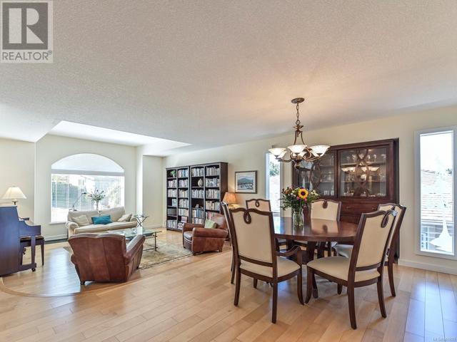 5386 Georgiaview Cres, House detached with 4 bedrooms, 4 bathrooms and 4 parking in Nanaimo BC | Image 5