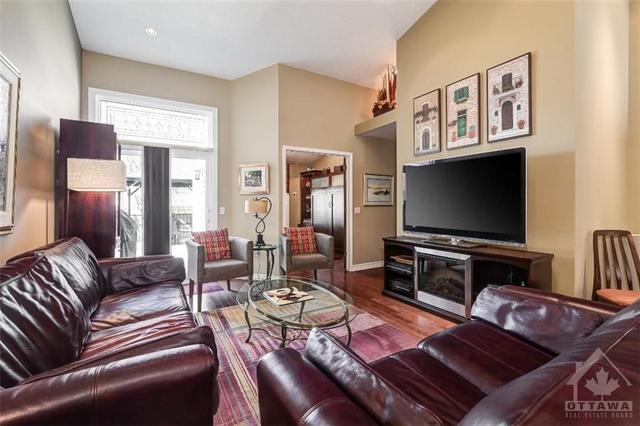 1228 Foxborough Private, Townhouse with 4 bedrooms, 3 bathrooms and 2 parking in Ottawa ON | Image 5
