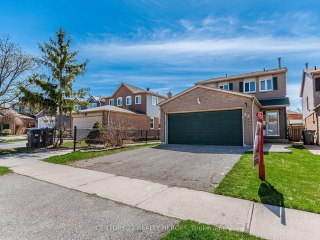 32 Niagara Pl, House detached with 3 bedrooms, 3 bathrooms and 6 parking in Brampton ON | Image 1