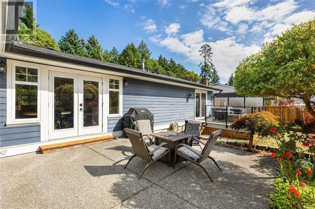 7357 Lantzville Rd, House detached with 3 bedrooms, 3 bathrooms and 3 parking in Lantzville BC | Image 35