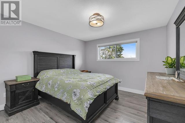 4330 San Michelle Court, House detached with 4 bedrooms, 2 bathrooms and 2 parking in Kelowna BC | Image 27