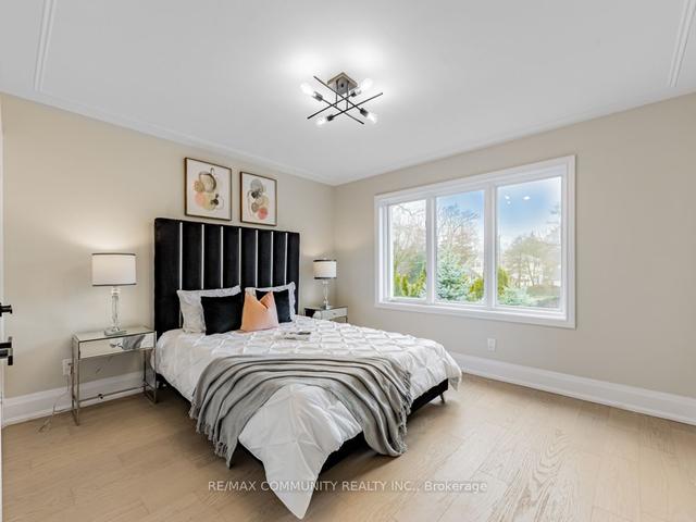 95 Hill Cres, House detached with 5 bedrooms, 5 bathrooms and 12 parking in Toronto ON | Image 10