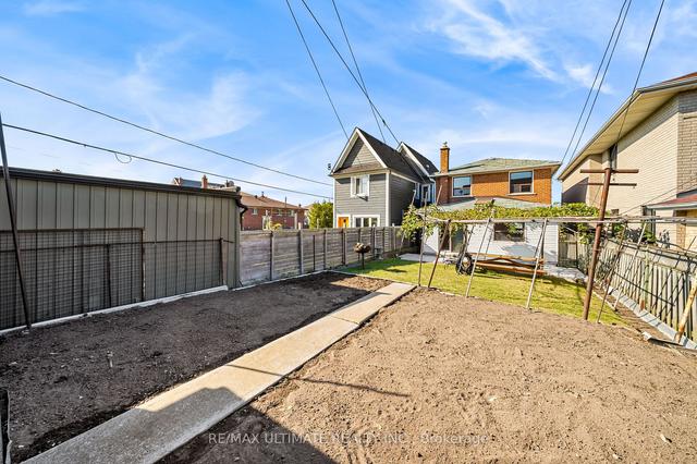 555 Westmount Ave, House detached with 3 bedrooms, 2 bathrooms and 3 parking in Toronto ON | Image 20