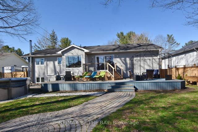52 Downer Cres, House detached with 4 bedrooms, 4 bathrooms and 9 parking in Wasaga Beach ON | Image 29