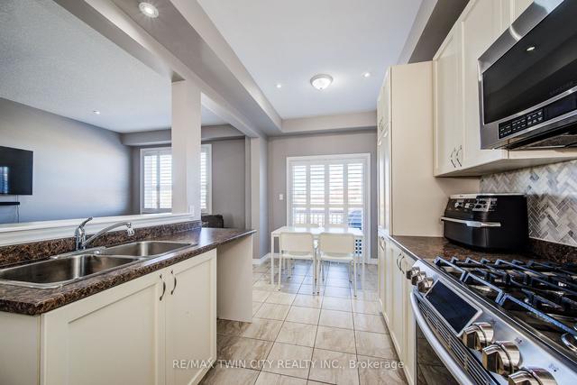 28 - 100 Chester Dr, Townhouse with 3 bedrooms, 3 bathrooms and 3 parking in Cambridge ON | Image 7