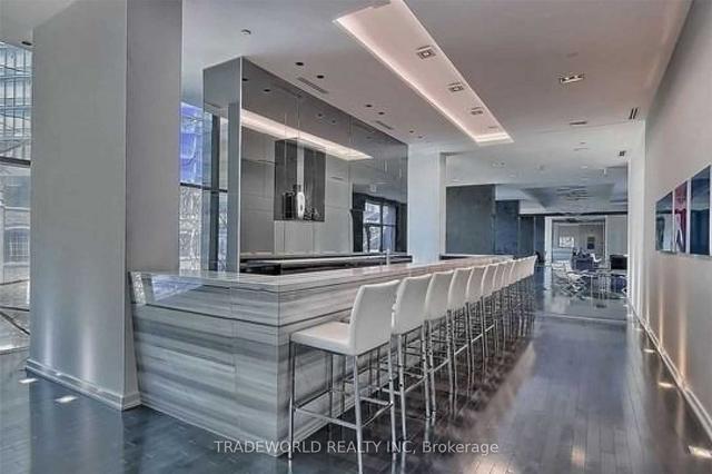 1806 - 38 Grenville St, Condo with 1 bedrooms, 1 bathrooms and 0 parking in Toronto ON | Image 21