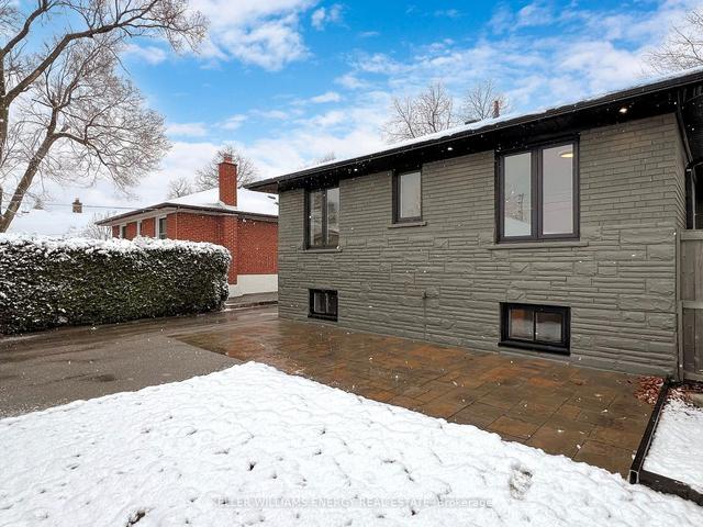 125 Pandora Circ, House detached with 2 bedrooms, 2 bathrooms and 7 parking in Toronto ON | Image 33