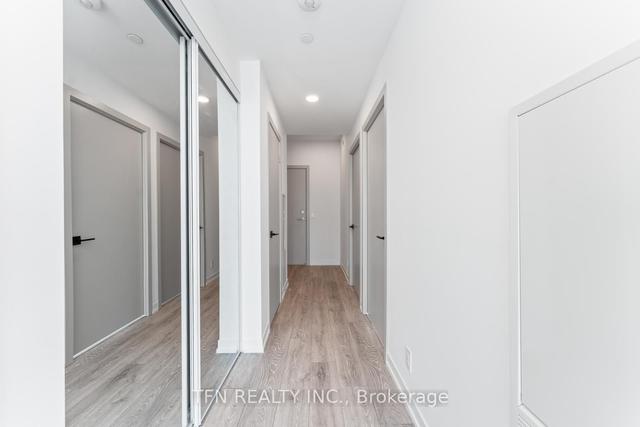 1121 - 2020 Bathurst St, Condo with 3 bedrooms, 2 bathrooms and 1 parking in Toronto ON | Image 37