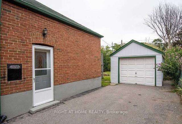 19 Stellarton Rd, House detached with 2 bedrooms, 2 bathrooms and 3 parking in Toronto ON | Image 15