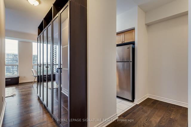1103 - 70 High Park Ave, Condo with 2 bedrooms, 1 bathrooms and 1 parking in Toronto ON | Image 22