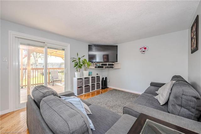 115 Imperial Road N, House detached with 3 bedrooms, 2 bathrooms and 4 parking in Guelph ON | Image 4