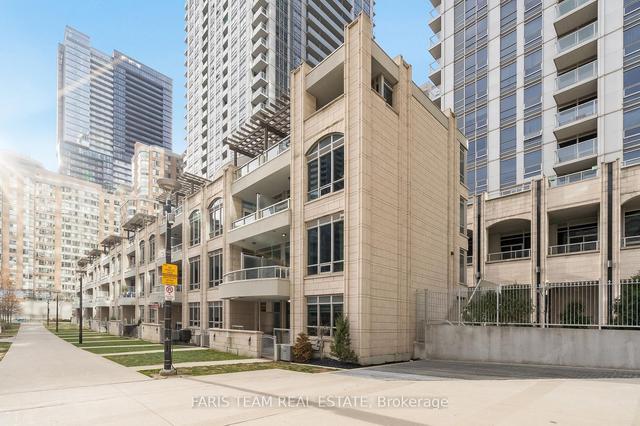 th01 - 761 Bay St, Townhouse with 3 bedrooms, 4 bathrooms and 2 parking in Toronto ON | Image 22