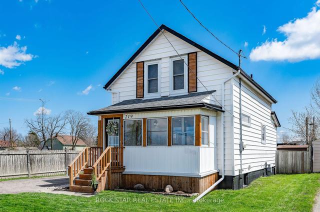 219 Dain Ave, House detached with 2 bedrooms, 2 bathrooms and 4 parking in Welland ON | Image 12