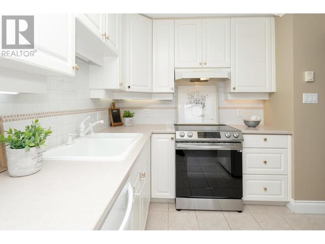 1704 - 612 Sixth Street, Condo with 1 bedrooms, 2 bathrooms and 1 parking in New Westminster BC | Image 15
