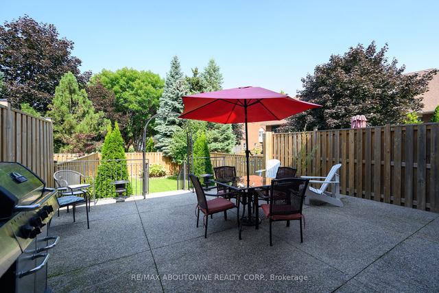 128 Edgewater Dr, House attached with 2 bedrooms, 4 bathrooms and 2 parking in Hamilton ON | Image 25