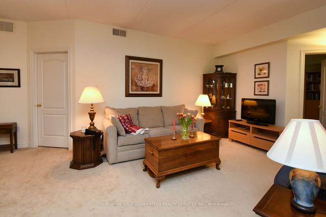 104 - 4016 Kilmer Dr, Condo with 2 bedrooms, 2 bathrooms and 2 parking in Burlington ON | Image 3