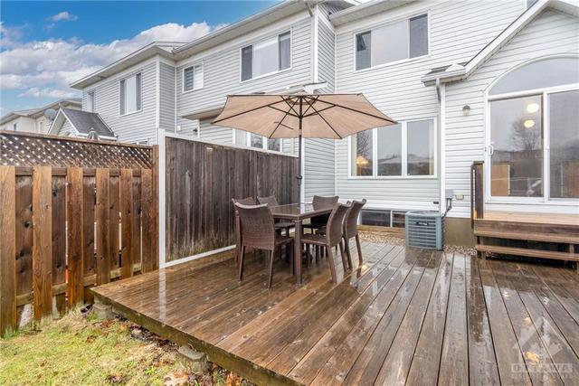 2219 Brockstone Crescent, Townhouse with 3 bedrooms, 3 bathrooms and 3 parking in Ottawa ON | Image 26
