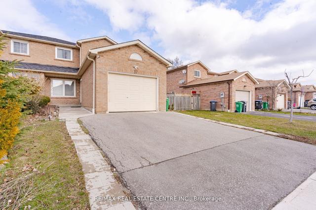 37 Ebby Ave, House semidetached with 3 bedrooms, 4 bathrooms and 5 parking in Brampton ON | Image 12
