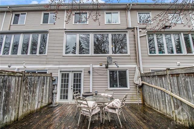 54 Hummingbird Crescent, Townhouse with 3 bedrooms, 3 bathrooms and 2 parking in Ottawa ON | Image 26
