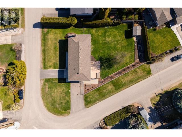 4447 Pinegrove Road, House detached with 5 bedrooms, 2 bathrooms and 4 parking in Kelowna BC | Image 43
