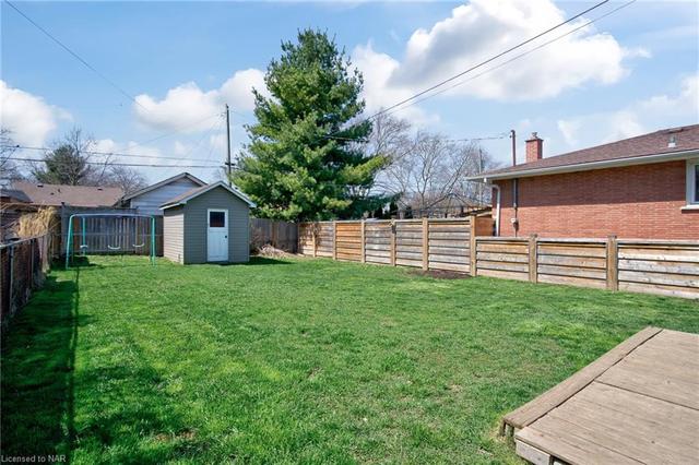 29 Margery Avenue, House detached with 4 bedrooms, 2 bathrooms and 2 parking in St. Catharines ON | Image 19