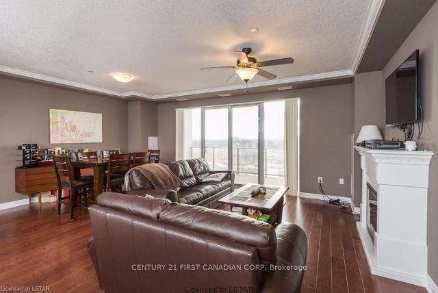1307 - 330 Ridout St N, Condo with 2 bedrooms, 2 bathrooms and 2 parking in London ON | Image 1