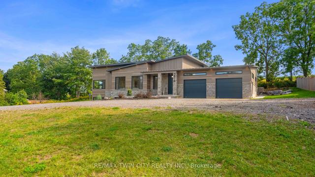 276 Highway 5 Rd, House detached with 3 bedrooms, 3 bathrooms and 13 parking in Hamilton ON | Image 1