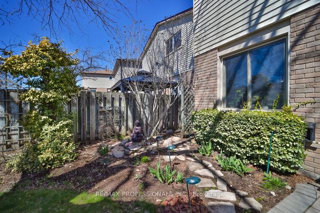 19 Salina Pl, House detached with 3 bedrooms, 3 bathrooms and 3 parking in Hamilton ON | Image 29