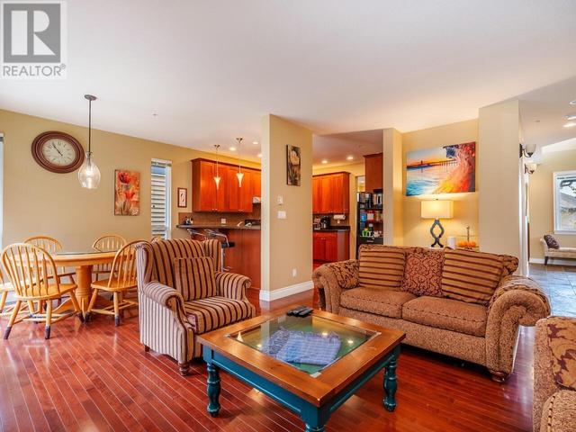 18 - 1705 Parkway Boulevard, House detached with 5 bedrooms, 4 bathrooms and 4 parking in Coquitlam BC | Image 7
