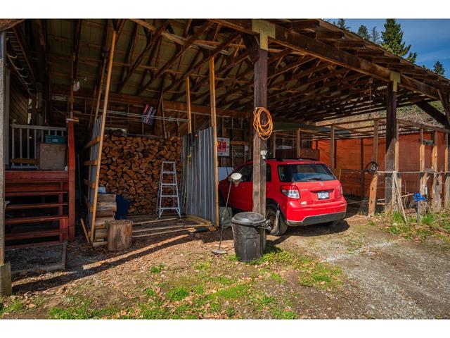 3553 Sprague Street, House detached with 2 bedrooms, 2 bathrooms and null parking in Central Kootenay D BC | Image 18