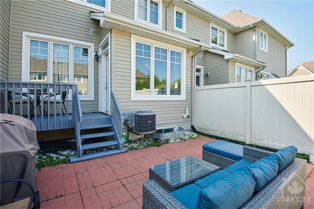 503 Rochefort Circle, Townhouse with 3 bedrooms, 3 bathrooms and 3 parking in Ottawa ON | Image 25