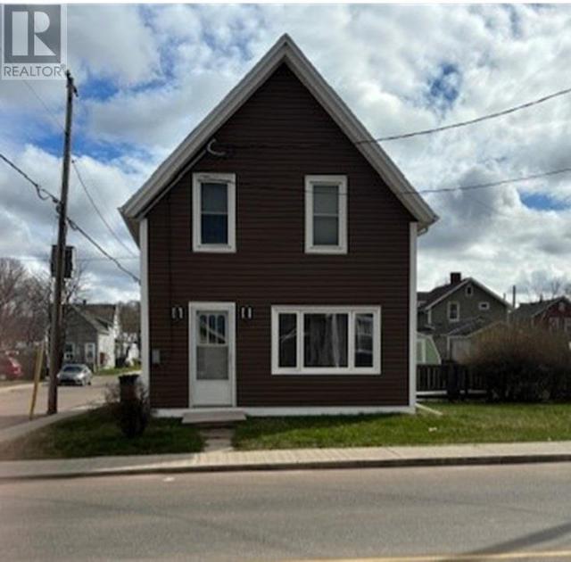 398 Queen Street, House detached with 4 bedrooms, 2 bathrooms and null parking in Charlottetown PE | Image 1