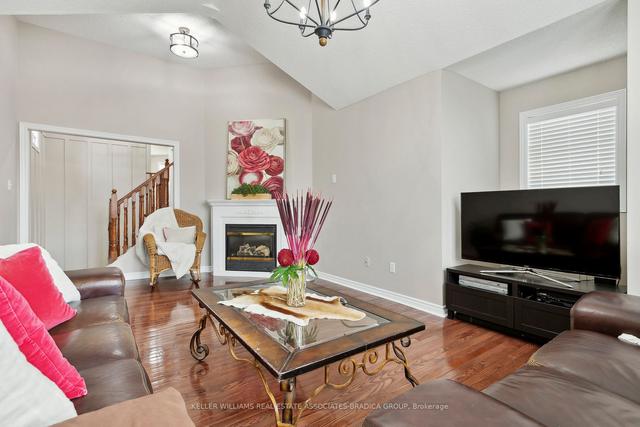 18 Prince Cres, House detached with 3 bedrooms, 3 bathrooms and 6 parking in Brampton ON | Image 11