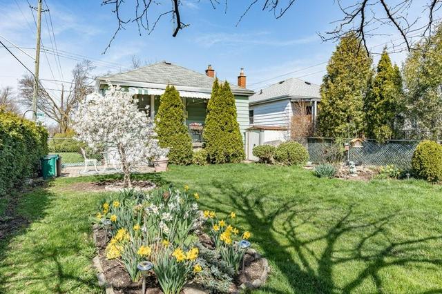 165 East 16th Street, House detached with 3 bedrooms, 1 bathrooms and 1 parking in Hamilton ON | Image 35