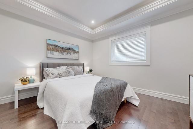 28 Nuffield Dr, House detached with 3 bedrooms, 3 bathrooms and 7 parking in Toronto ON | Image 4