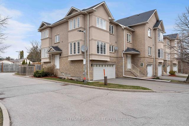 12 - 10719 Bathurst St, Townhouse with 3 bedrooms, 4 bathrooms and 4 parking in Richmond Hill ON | Image 1