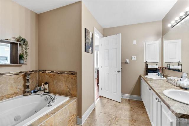 6740 Breanna Cardill Street, Townhouse with 3 bedrooms, 3 bathrooms and 3 parking in Ottawa ON | Image 19