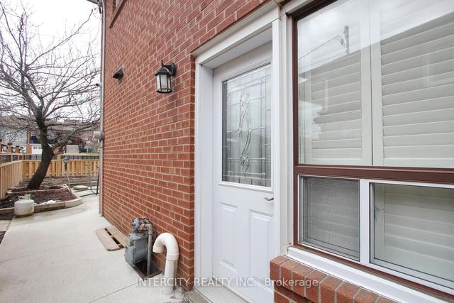52 Ardwick Blvd, House semidetached with 4 bedrooms, 3 bathrooms and 4 parking in Toronto ON | Image 28
