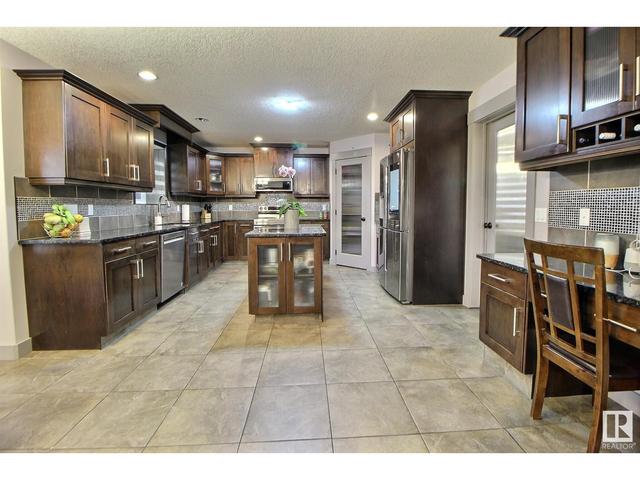 2435 Hagen Wy Nw, House detached with 7 bedrooms, 6 bathrooms and null parking in Edmonton AB | Image 9